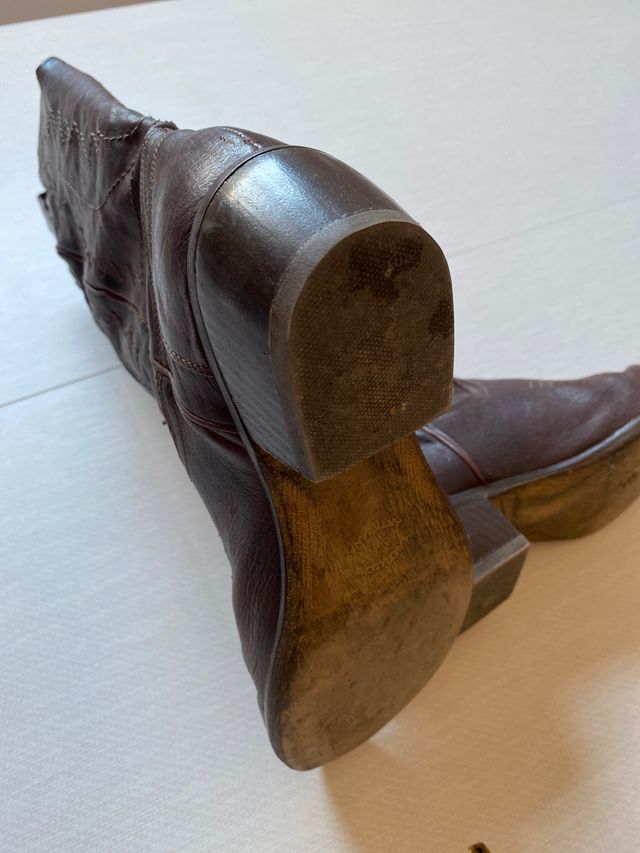 Botas camperas de piel marrón oscuro Sisley