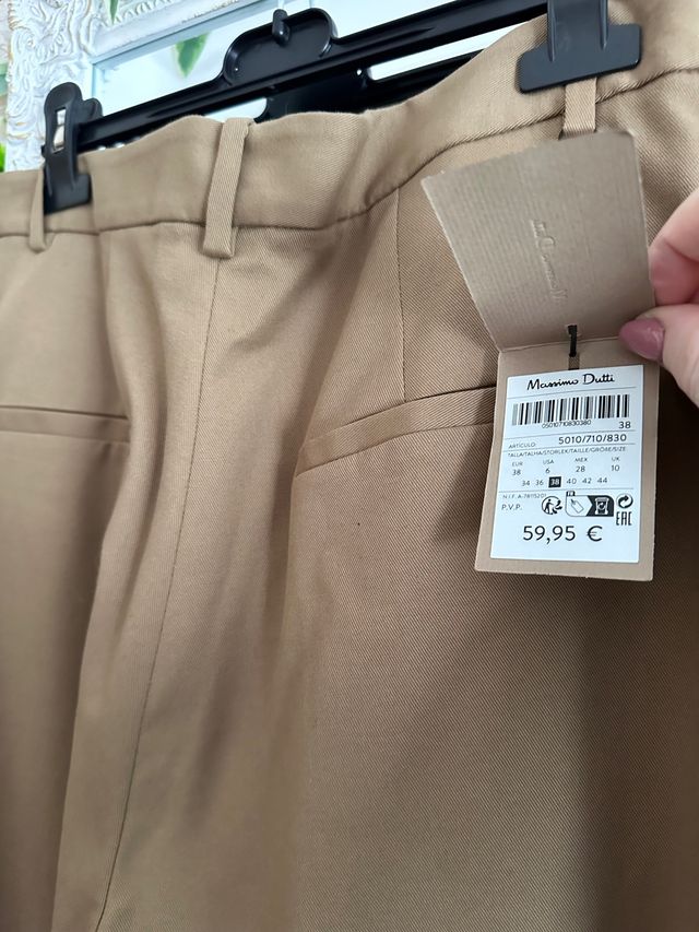 Pantalón de pinzas. OJO! Sin estrenar.
