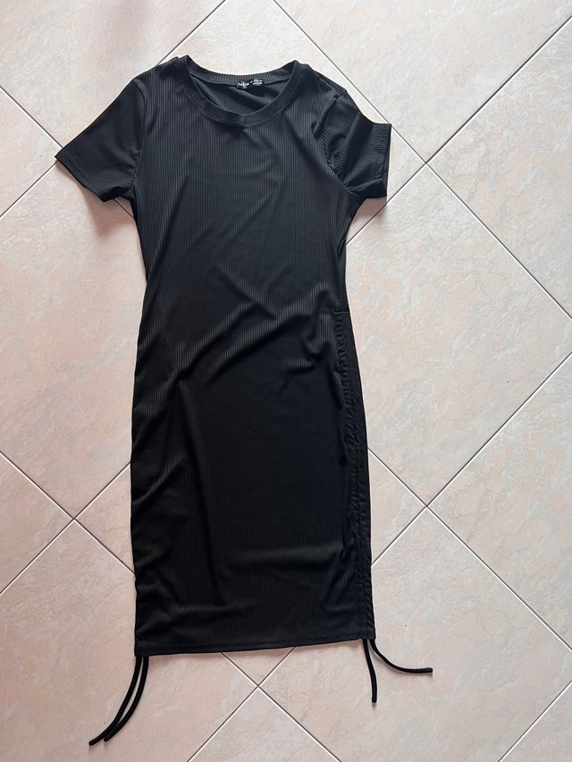 Abito tubino nero mezze maniche