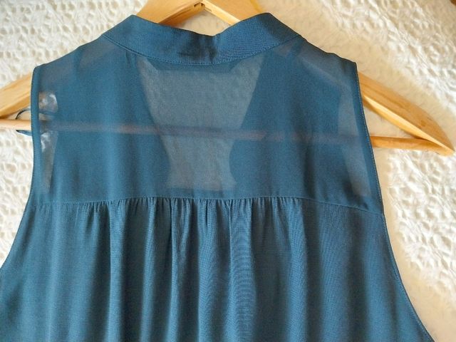 Mono de vestir, parte de arriba cruzada de Zara