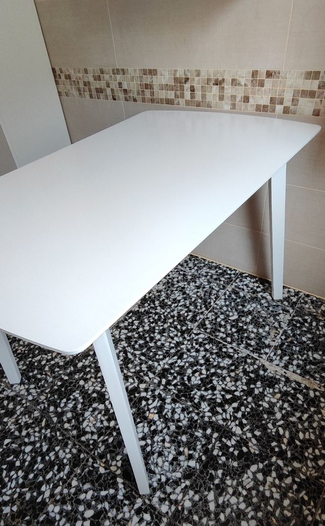 mesa de comedor de madera
