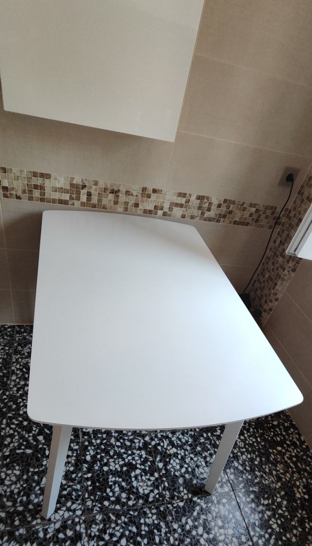 mesa de comedor de madera