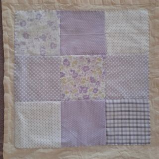 Muy original bolsa de algodón estilo patchwork.