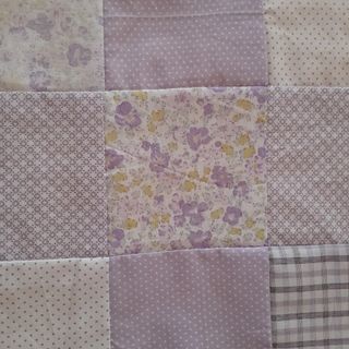 Muy original bolsa de algodón estilo patchwork.