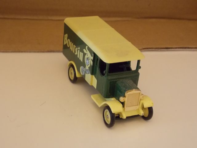 vendo modellini furgoncini anni 60