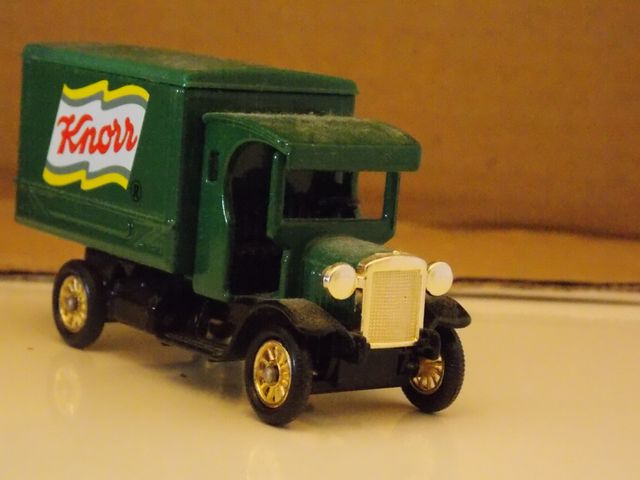 vendo modellini furgoncini anni 60