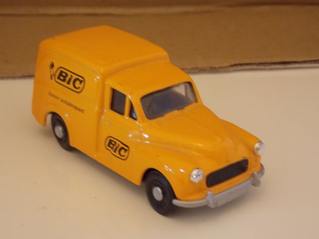 vendo modellini furgoncini anni 60