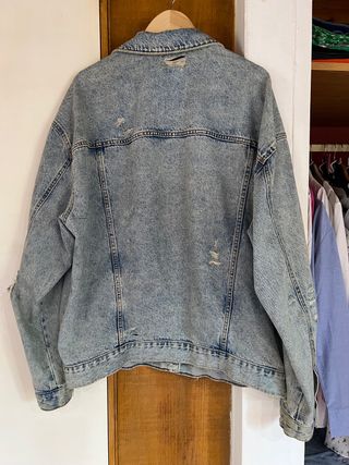 Cazadora vaquera Bershka 