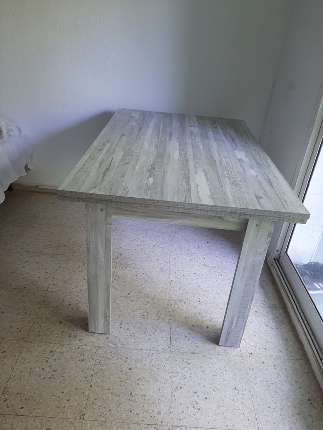 Mesa madera gris claro