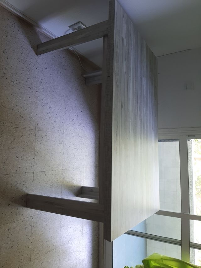 Mesa madera gris claro