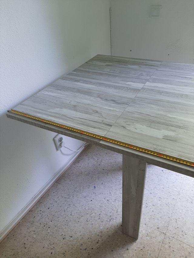 Mesa madera gris claro