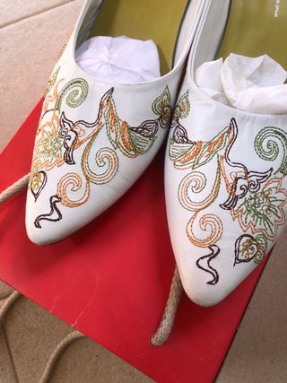 Zapatos Mango.