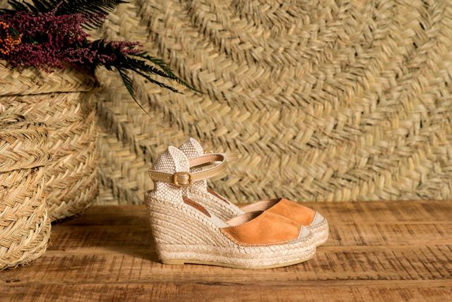 Cuñas de esparto color Camel