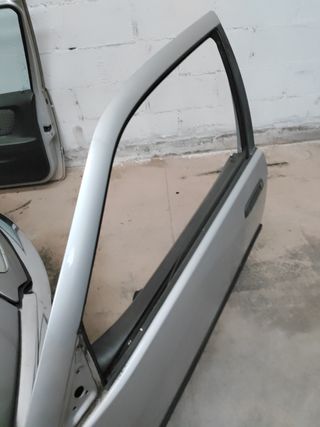 Puerta izq. e36 compact BMW