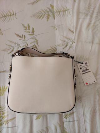 Bolso blanco zara