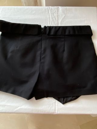 Falda pantalón negra de Zara
