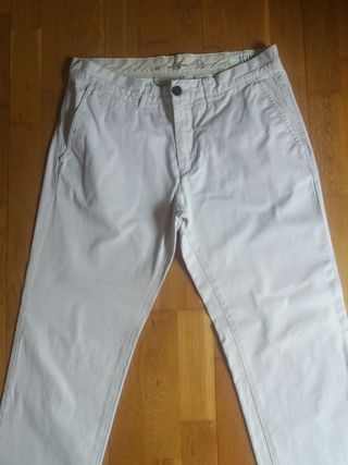 Pantalón hombre blanco roto