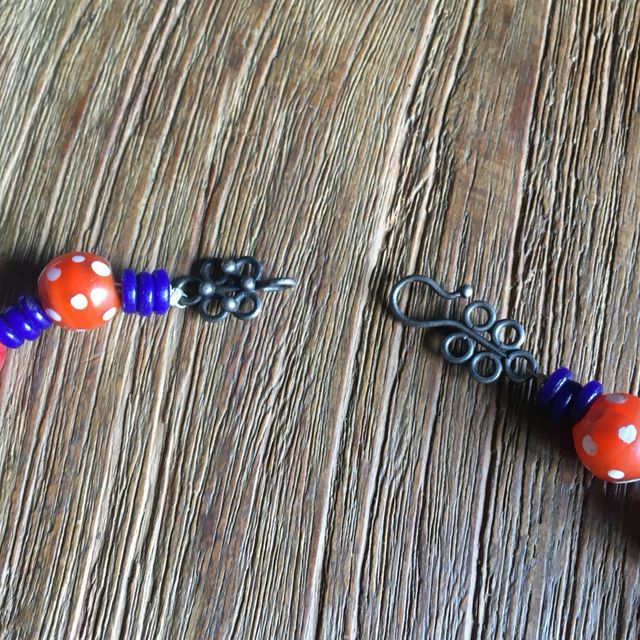 2 colares étnicos Verde/Branco/Allo/Azul/Vermelho/Branco