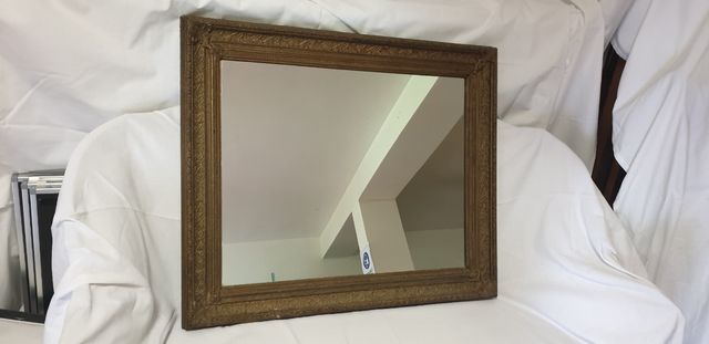 specchio con cornice in legno dotata antica