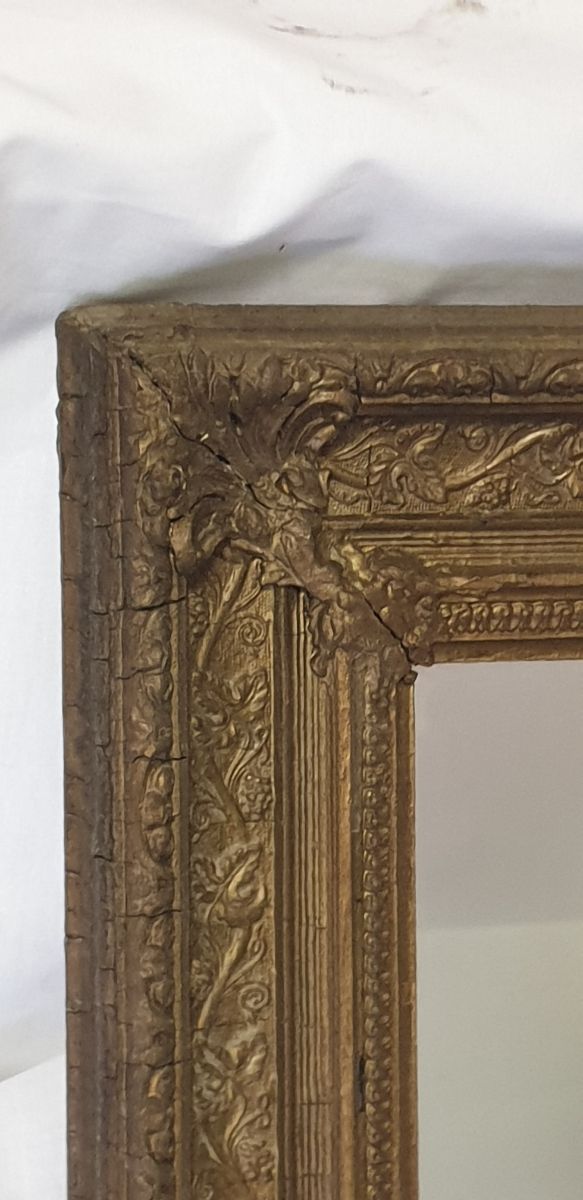 specchio con cornice in legno dotata antica