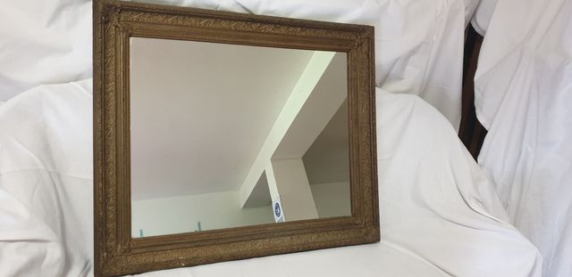 specchio con cornice in legno dotata antica