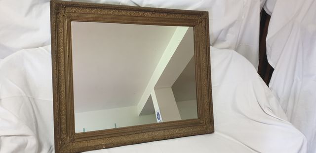 specchio con cornice in legno dotata antica