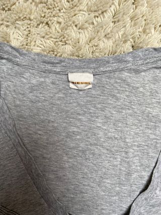 Camiseta mujer gris de la marca Diesel