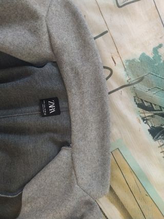 Abrigo Gris Zara