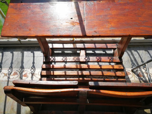 Antigüo pupitre escolar