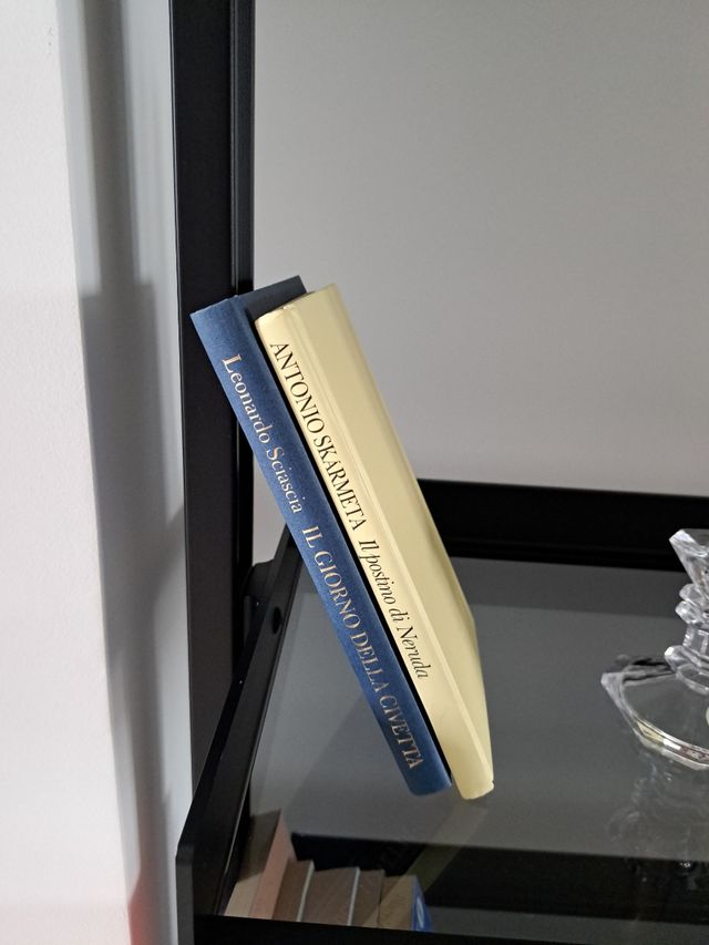 due libri "romanzi "