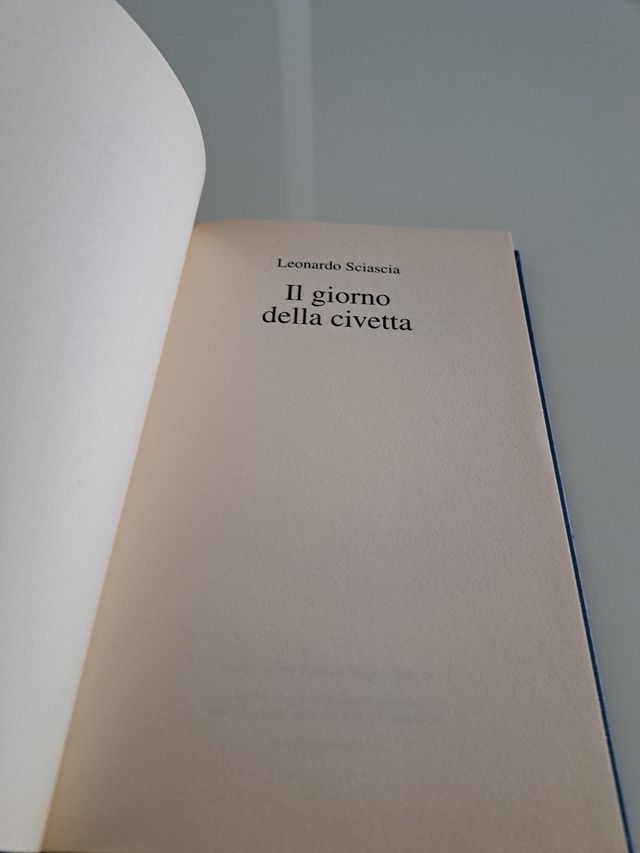 due libri "romanzi "