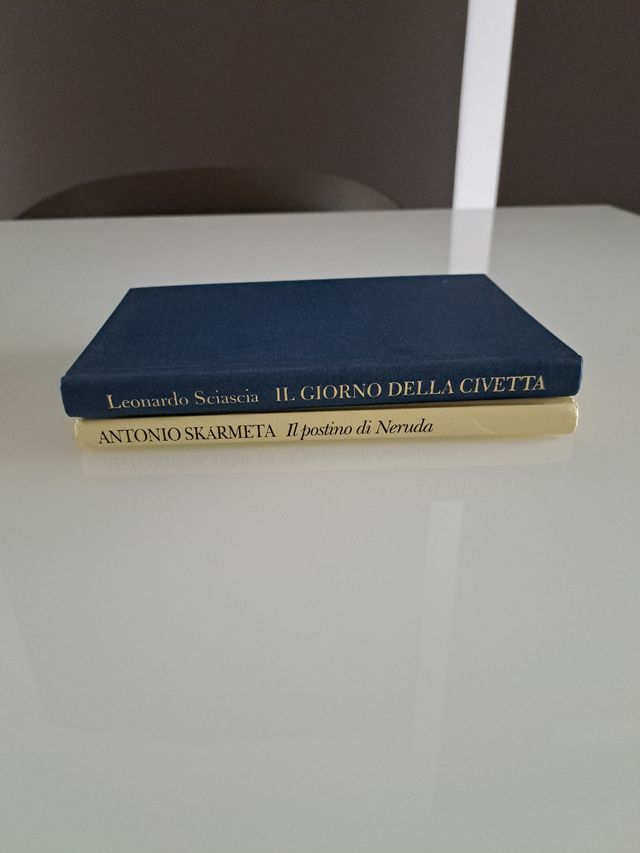 due libri "romanzi "