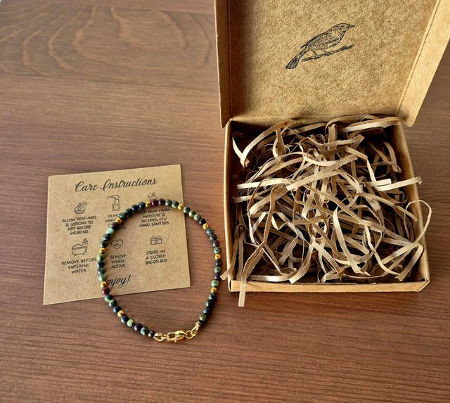 Pulsera artesanal de serpentinita y hematita