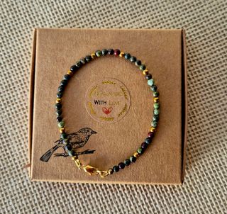 Pulsera artesanal de serpentinita y hematita