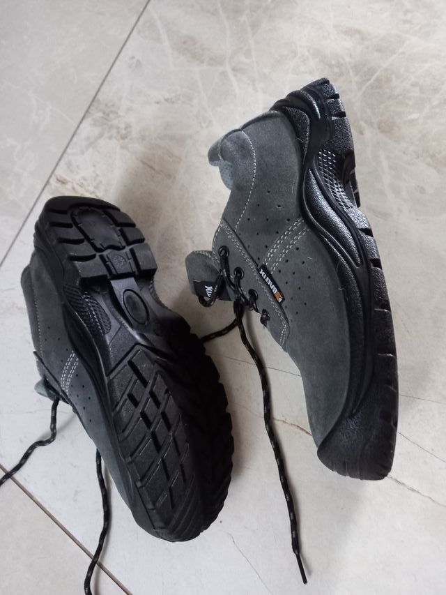 Scarpe antinfortunistiche N. 41