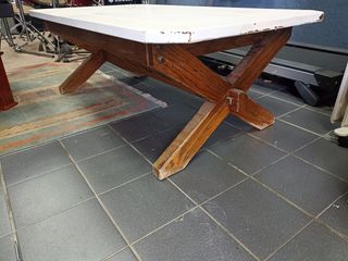 mesa de madera maciza