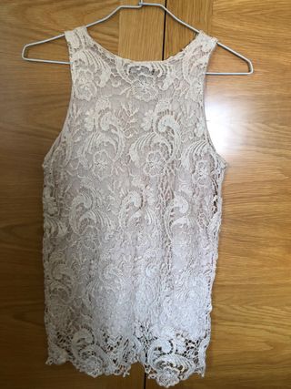 Blusa rosa pálido bordada. XS. Massimo Dutti