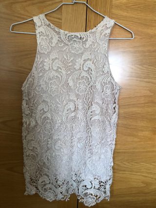 Blusa rosa pálido bordada. XS. Massimo Dutti