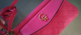 Bolso pequeño fucsia,nuevo bandolera,y correa mano