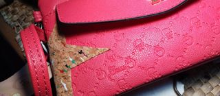 Bolso pequeño fucsia,nuevo bandolera,y correa mano