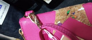 Bolso pequeño fucsia,nuevo bandolera,y correa mano