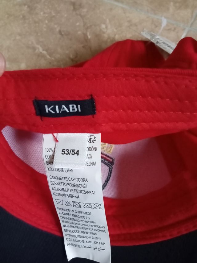 Gorra roja de España, talla 53-54, kiabi, Nueva