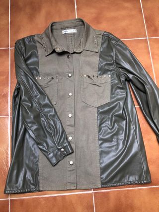 Cazadora dos tejidos de zara