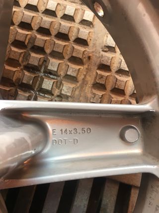 Llanta delantera piaggio x8