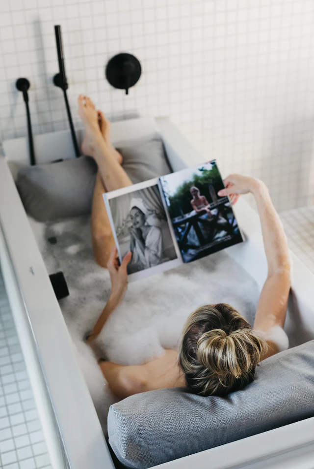 BADESOFA ANTHRACITE Almohadas de baño a estreno