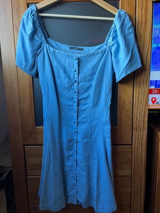 Vestido Guess con etiqueta