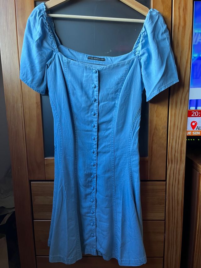 Vestido Guess con etiqueta
