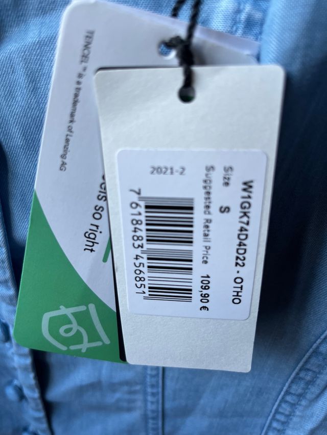 Vestido Guess con etiqueta