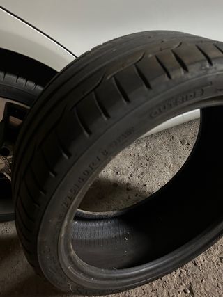 Neumático dunlop 225 40 r18