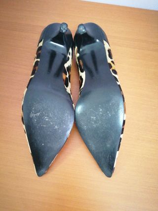 zapato de punta de pelo de leopardo 